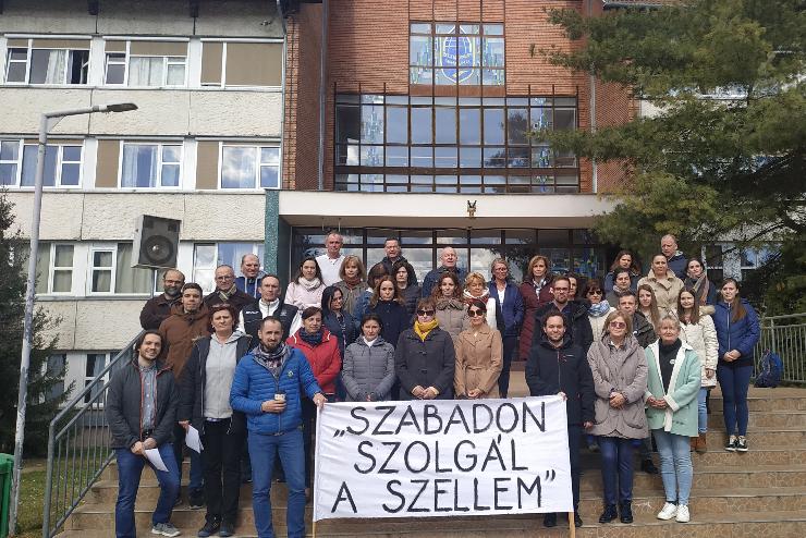 Az ELTE Bolyai Jnos Gyakorl ltalnos Iskola s Gimnzium 45 tanra is sztrjkol